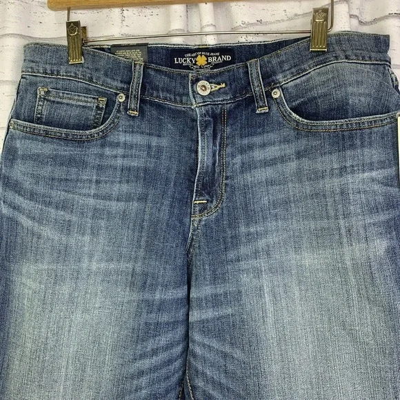 Lucky Brand The Bermuda Denim Jean Shorts Medium Wash Size 12/31 NWT NEW P3 - Picture 3 of 6